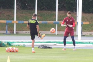 Luis Maximiano espera una llamada de LaLiga para salir del Almería.