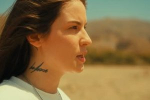 La artista vicaria Menez.