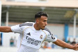 Rachad despachaba en tiempo récord al Racing de Ferrol y sigue disparado.