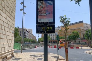 Termómetro al principio de la Avenida Pablo Iglesias.