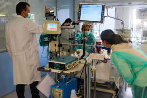 El Hospital Materno Infantil de Málaga, acreditado como centro de referencia nacional para el transporte pediátrico en ECMO