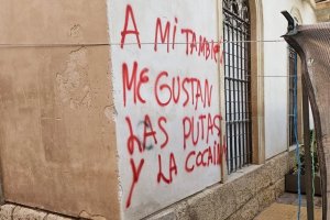 Pintadas en una parte de las 'casas palaciegas' de Vera.