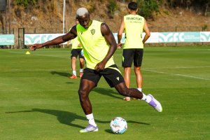 Dion Lopy es una piedra angular y salvo que llegue una oferta importante no saldrá de la entidad rojiblanca.