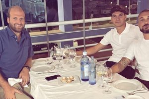 Federico Bonini junto a Daniele Corvia y Pietro Bergamini cenando este jueves en Almería. El fichaje se hará oficial en breve.