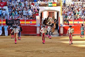 Imagen de archivo de una corrida en la Plaza de Toros de Almería.
