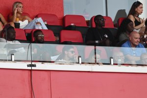 Lucas Robertone en un palco del Mediterráneo apartado del Almería.