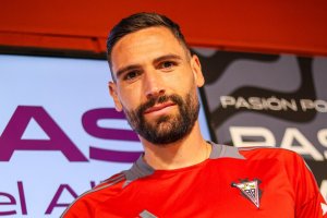 Antonio Puertas inicia una nueva etapa en el Albacete, con el que ha firmado hasta junio de 2027.