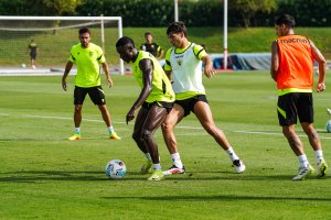 Horta, Soko y Bonini, tres fichajes y Robertone en el campo Anexo.