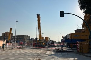 La Avenida de Montserrat, despejada tras la demolición de parte del puente de la Avenida del Mediterráneo.