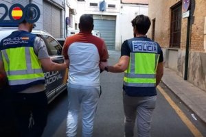 Imagen de la detención por parte de la Guardia Civil