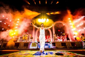 El gran espectáculo de música y color de Camilo.