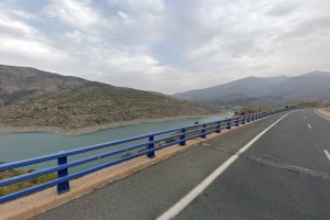 Tramo cortado de carretera hacia Granada.