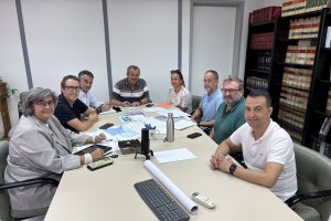 Reunión para realizar un seguimiento del proyecto de renovación de las redes de saneamiento.