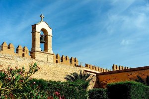 Imagen de la campana de la Torre de la Vela de la Alcazaba de Almería.