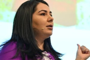 Khadija Amin durante el Seminario Líderes del Futuro en Cantoria.