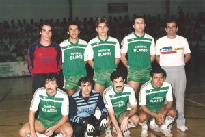 El Grupo Deportivo Blanes ponía a reventar las gradas del viejo pabellón.