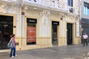 Liquidación por cierre de Dándara, en calle Eguilior.