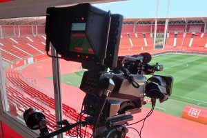 La televisión vuelve a apostar por el Almería para el partido más importante del fin de semana.