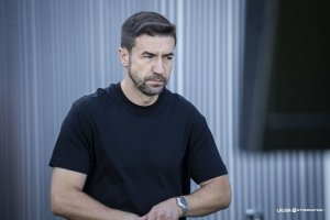 Gabi Fernández necesita lo que Txema Indias no le puede dar: tiempo.