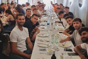 La imagen de la plantilla del Almería que ha compartido VIVO Gourmet en sus redes sociales.