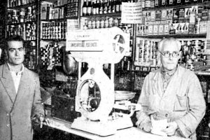 La tienda de ultramarinos  ‘La Mundial’ estaba situada en la calle de las Tiendas, donde funcionó hasta los años 60.