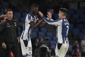 Umar Sadiq cuando entraba al campo en sustitución de Barrene. La Real Sociedad vuelve a contar con él.