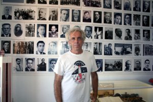 Mario Sanz Cruz se ha jubilado pero seguirá abriendo su museo dedicado a los faros en Carboneras.