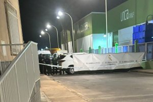 La Guardua Civil ha hallado el cuerpo en el interior del vehículo.