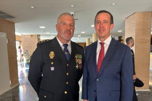 Imágenes del acto de celebración del Día de la Policía Nacional en Almería.