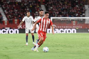 El '11' del Almería tiene pase y gol.