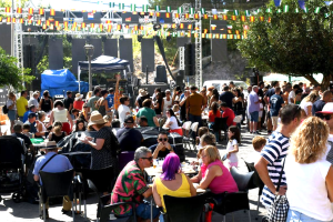 El magnífico clima de hermandad que se vive durante las fiestas de Enix.