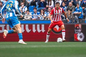 El lateral zurdo en el partido en La Coruña.