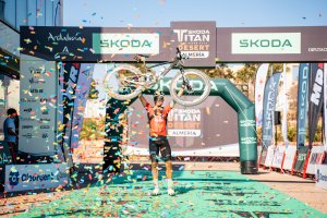 Luis León, campeón de la Škoda Titan Desert Almería.