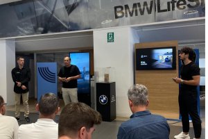 Momento de la presentación en las instalaciones de Automotor Costa