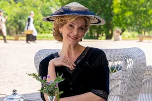 cruz-eva-martin-la-promesa