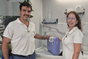 La ganadora Estela Sanchez con Marcelo Valente de Hidroindal