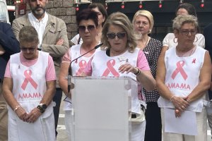 Lectura del manifiesto por Belinda Pérez, presidenta de Amama en Almería.