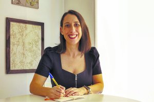 La escritora Sarah Thomas.