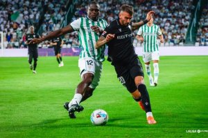 Centelles en una de las jugadas del partido en Córdoba.