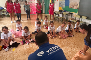 Uno de los talleres de Vithas Aula Salud Colegios.
