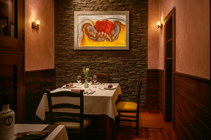 SALA EL CARRILLO. Un salón elegante y discreto en Entrefinos, el escenario perfecto para cerrar acuerdos y brindar por nuevos éxitos