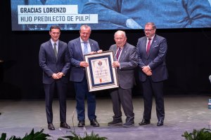 Lorenzo Belmonte, segundo desde la derecha.