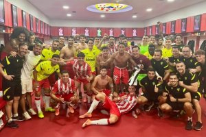 La celebración en el vestuario del Almería tras ganar en casa al Castellón.