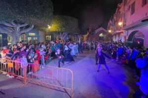 Celebración de Halloween en Viator durante la 'Noche en Negro'.