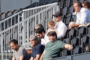 Txema Indias con Antonio Acosta tratan de levantar al Real Zaragoza.