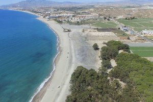 Vista aérea de la playa de Palomares.