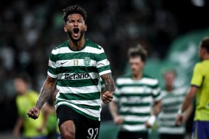 El delantero llegado del Almería triunfa en Portugal y bate registros.