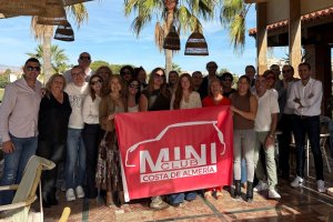Miembros del Club MINI en un momento de la jornada