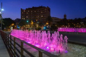Vista de la fuente de los 103 pueblos en la capital