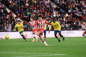 Sergio Arribas se ha convertido en el especialista desde el punto de penalti junto a Adri Embarba.